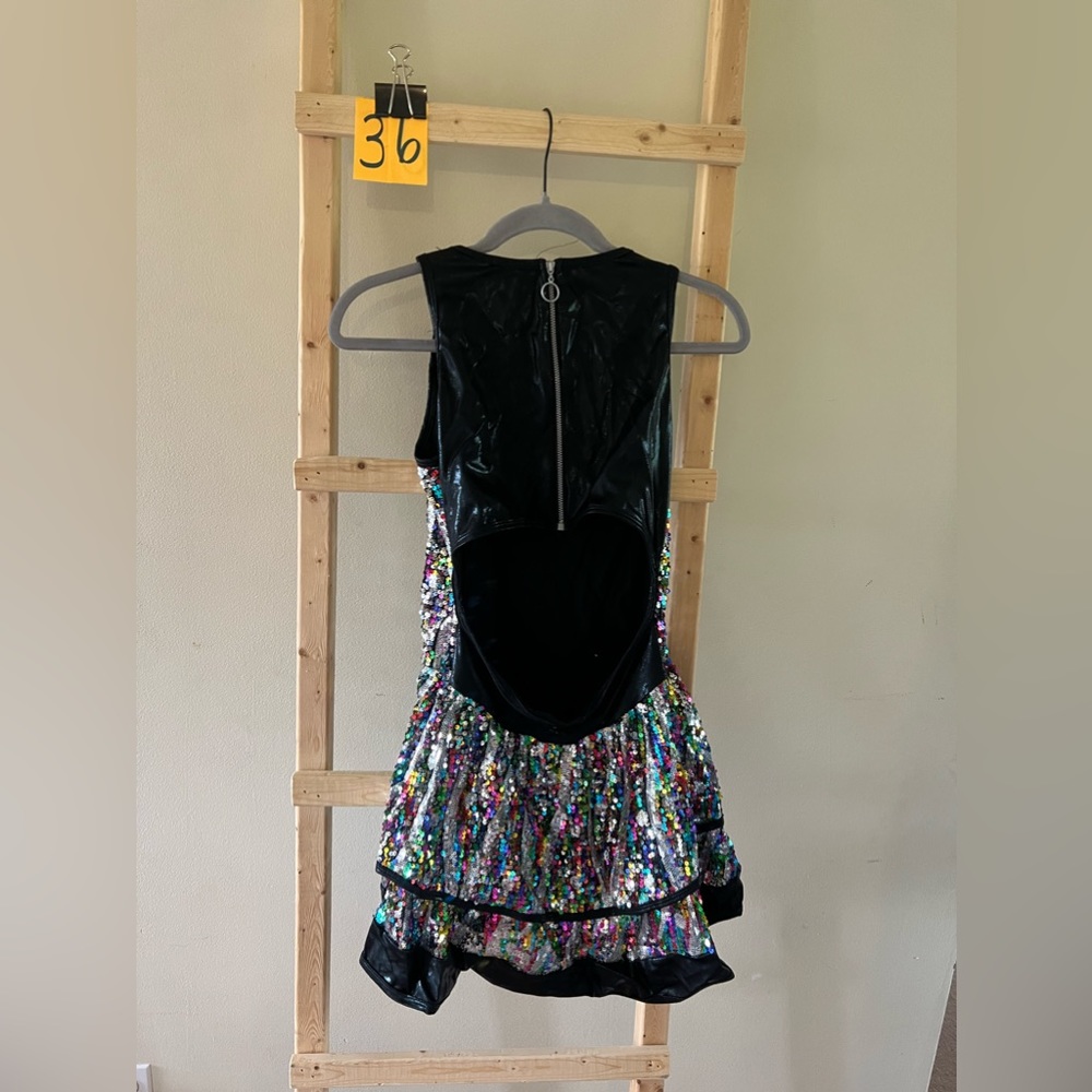 Dance Costumes - Picture 10 of 16